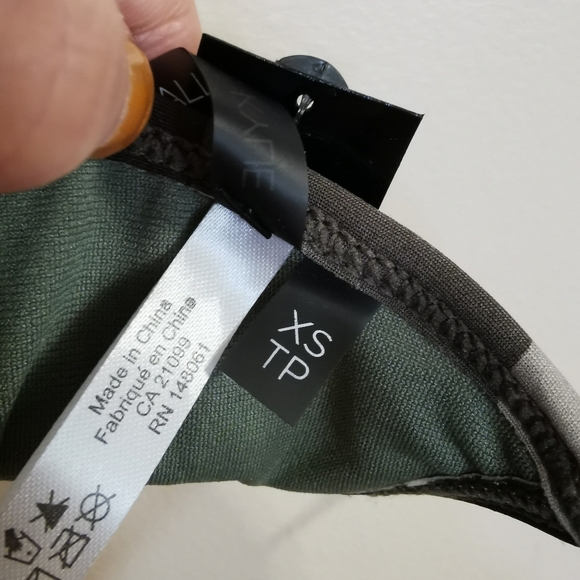 Kendall & Kylie swimming army top size XS - Picture 3 of 8